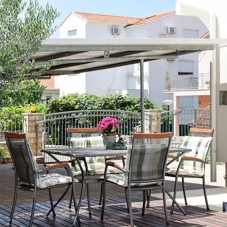 Bosa Apartments * زادار