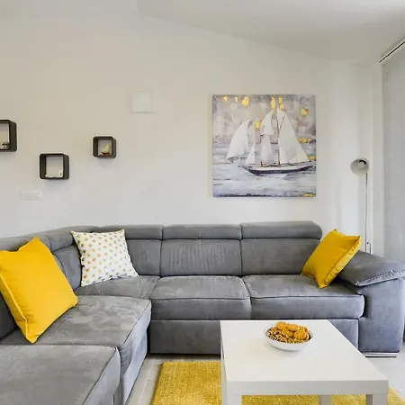 Bosa Apartments زادار