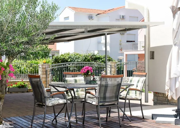 Bosa Apartments * زادار