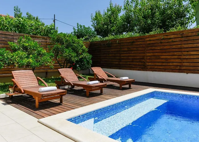 Bosa Apartments زادار