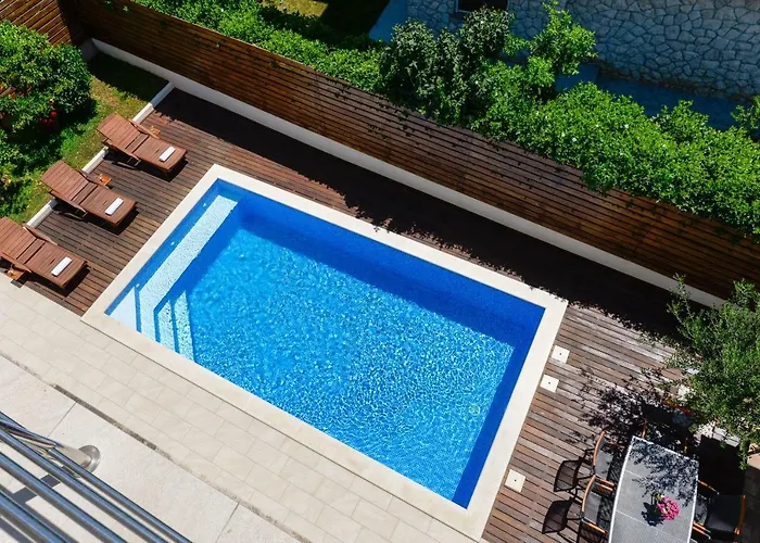 Bosa Apartments * زادار