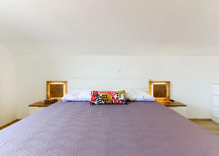 Bosa Apartments شقة