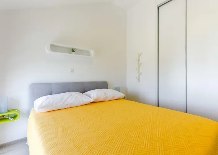 Bosa Apartments زادار