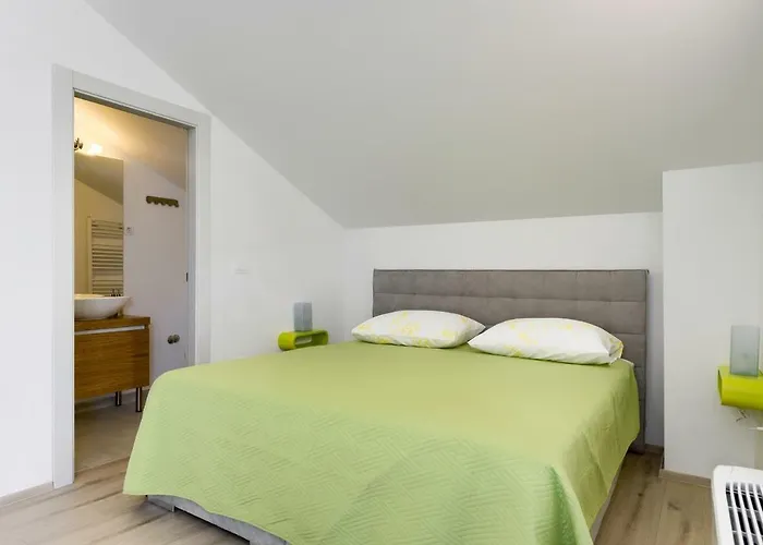 Bosa Apartments * زادار