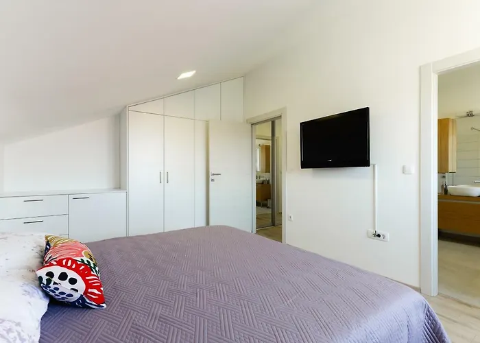 Lägenhet Bosa Apartments